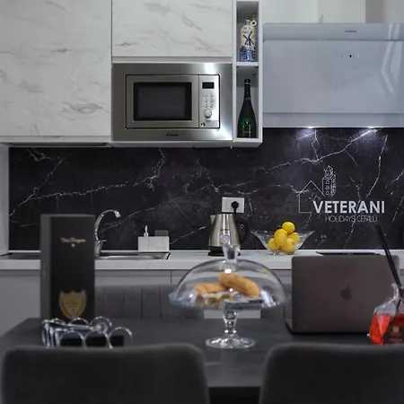 Veterani Holidays Apartment *